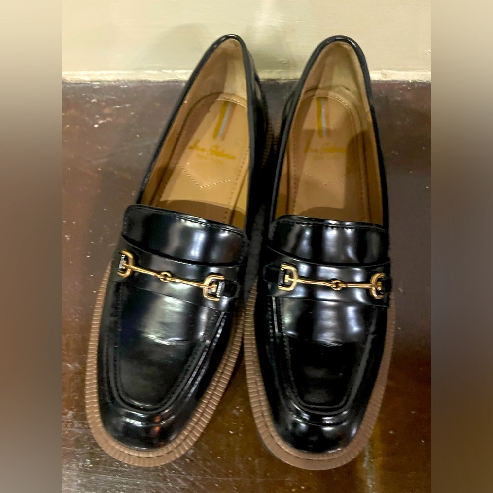 Black loafers.👞 size 7